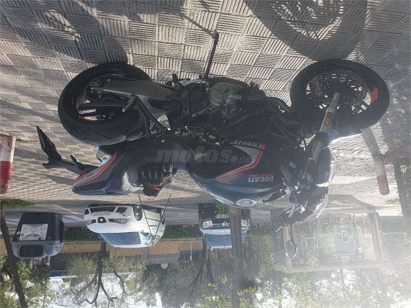 Ducati Monster 821 – Vista 5