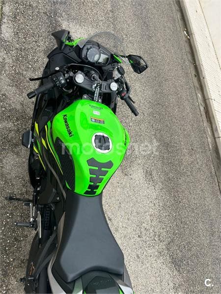 Kawasaki ZX 6R – Vista 2