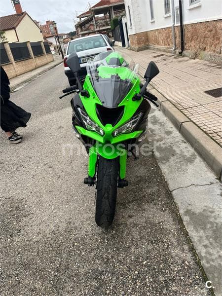 Kawasaki ZX 6R – Vista 3