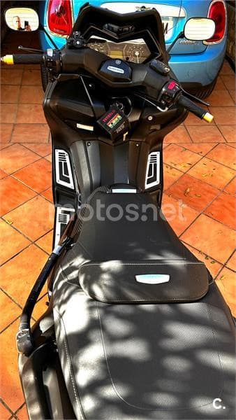 Yamaha T-Max 530 BLACK MAX – Vista 2