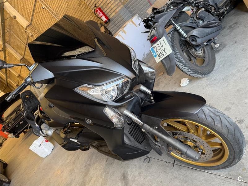 Yamaha XMAX 400 – Vista 2