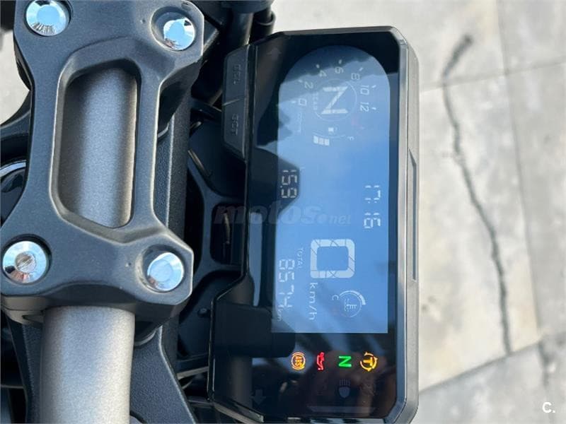 Honda CB 650 R – Vista 8