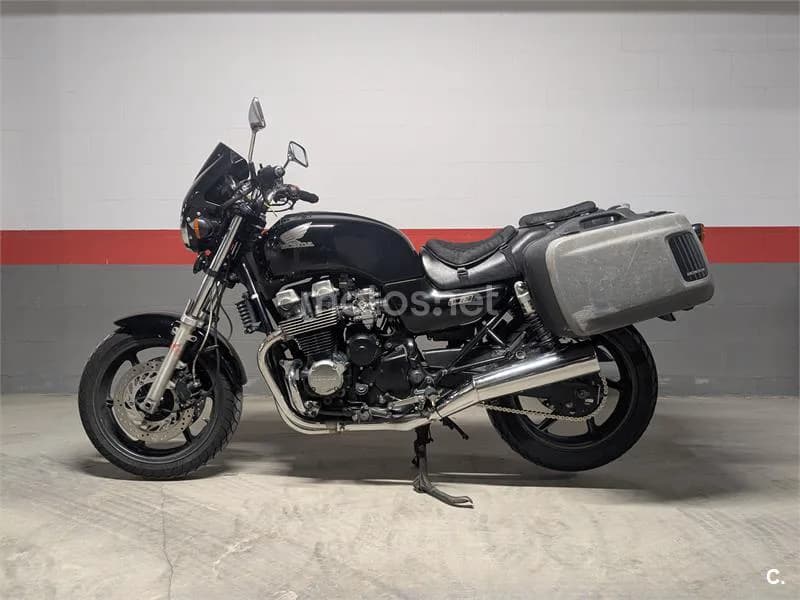 Honda CB 750 Seven Fifty – Vista 1