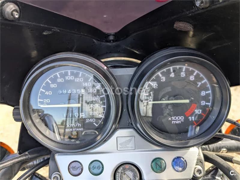 Honda CB 750 Seven Fifty – Vista 3