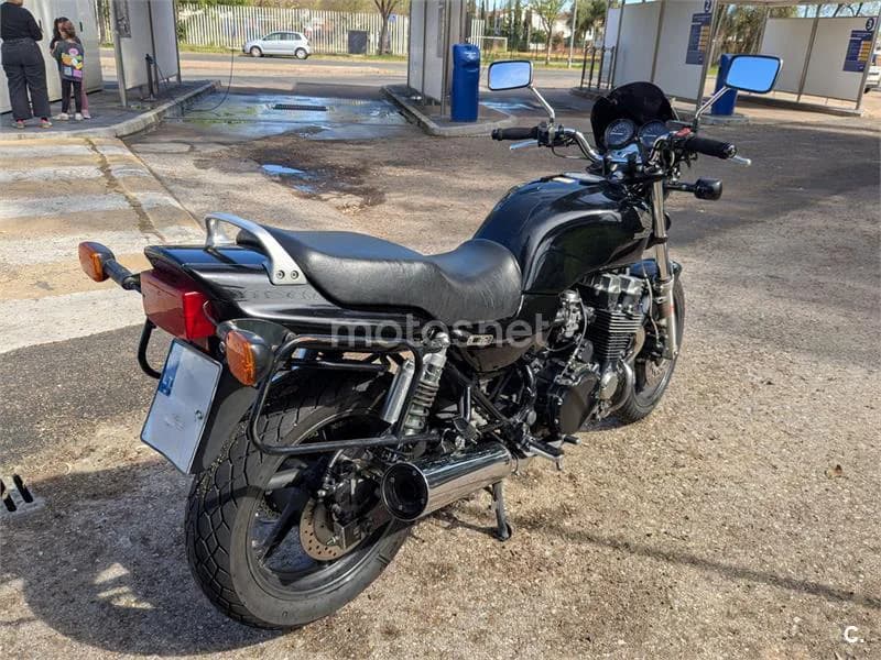 Honda CB 750 Seven Fifty – Vista 9