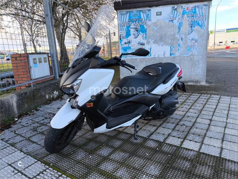 Yamaha XMAX 400 – Vista 2