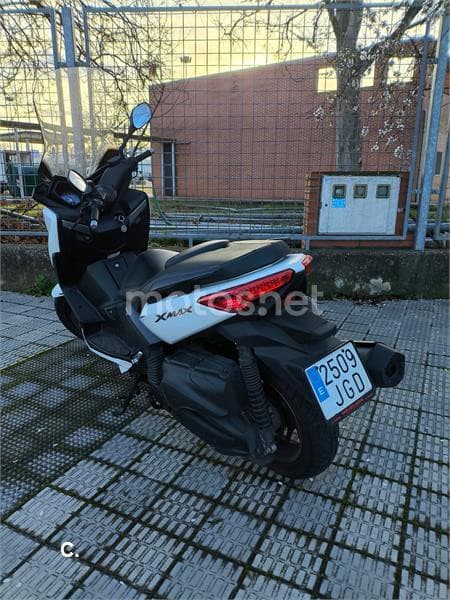 Yamaha XMAX 400 – Vista 3