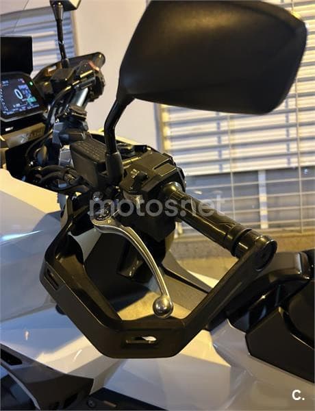 Honda X-ADV – Vista 3