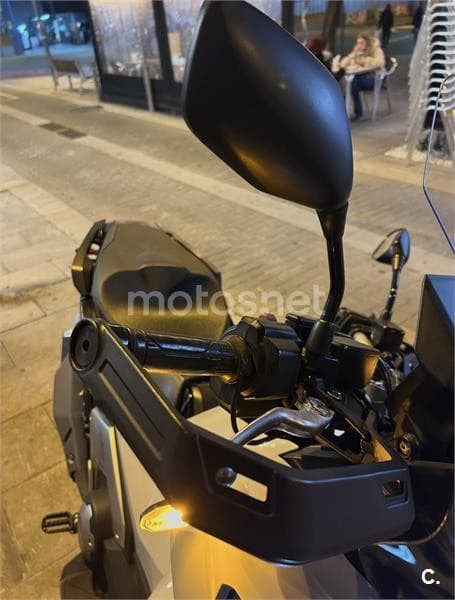 Honda X-ADV – Vista 4