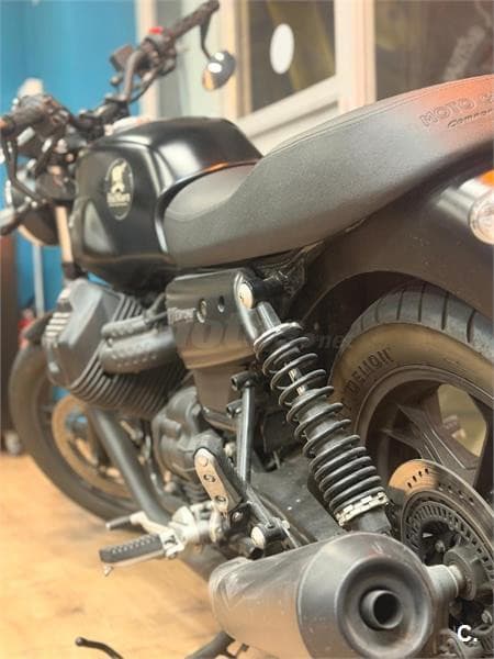 Moto Guzzi V7 III – Vista 12