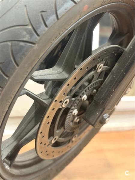 Moto Guzzi V7 III – Vista 7