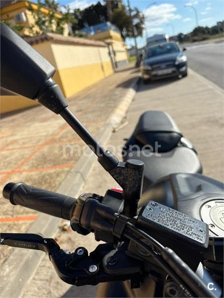 Yamaha MT-07 – Vista 8