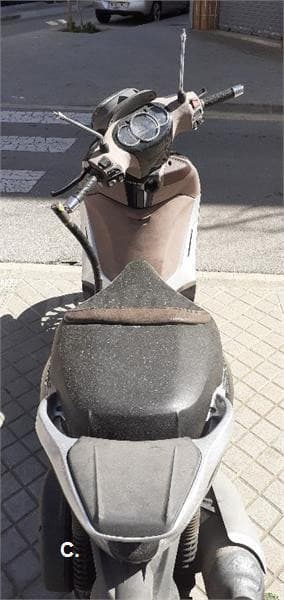 Piaggio Beverly 300 – Vista 3