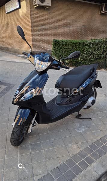 Piaggio FLY 125 ie 3V – Vista 2