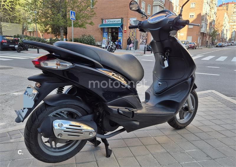 Piaggio FLY 125 ie 3V – Vista 4