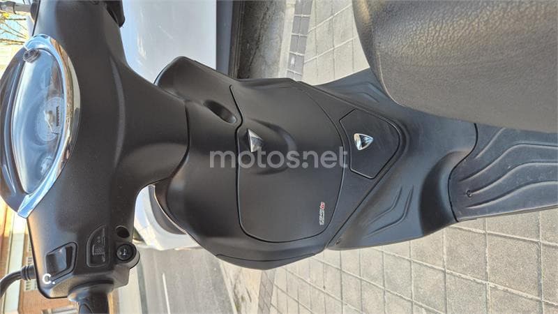 Piaggio FLY 125 ie 3V – Vista 6