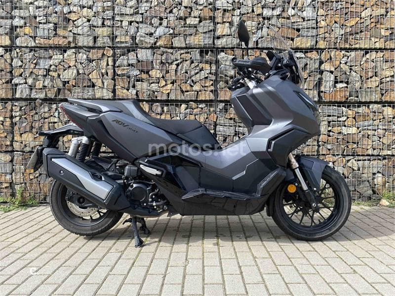 Honda ADV 350 – Vista 1