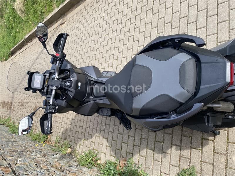 Honda ADV 350 – Vista 2