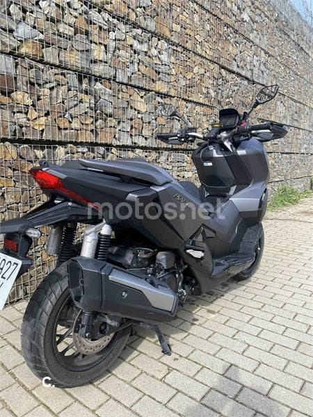 Honda ADV 350 – Vista 4