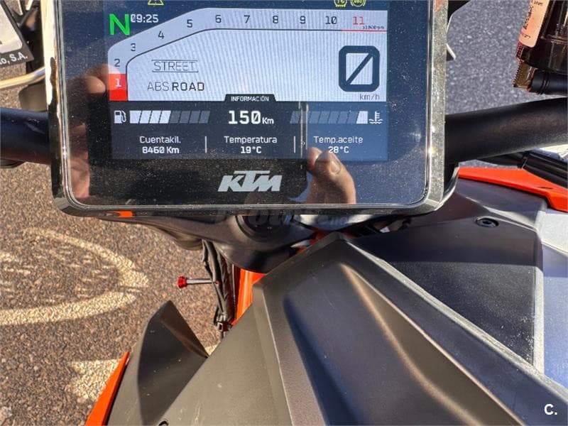 KTM 1290 Super Duke R – Vista 5