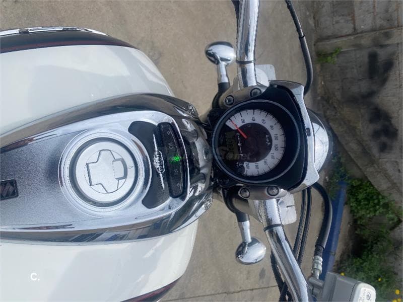 Suzuki Intruder M800 – Vista 4