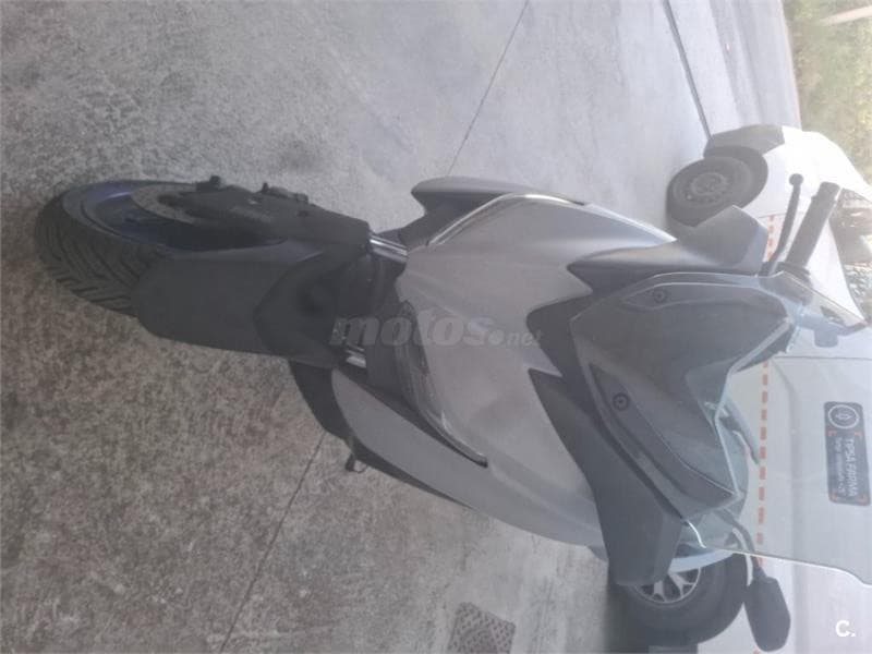 Yamaha XMAX 300 – Vista 2