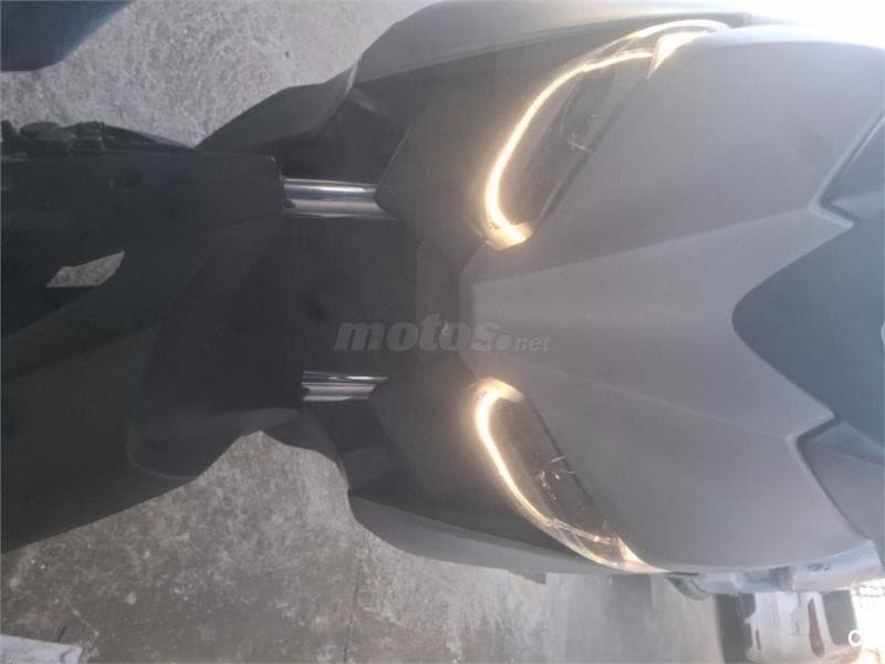 Yamaha XMAX 300 – Vista 6