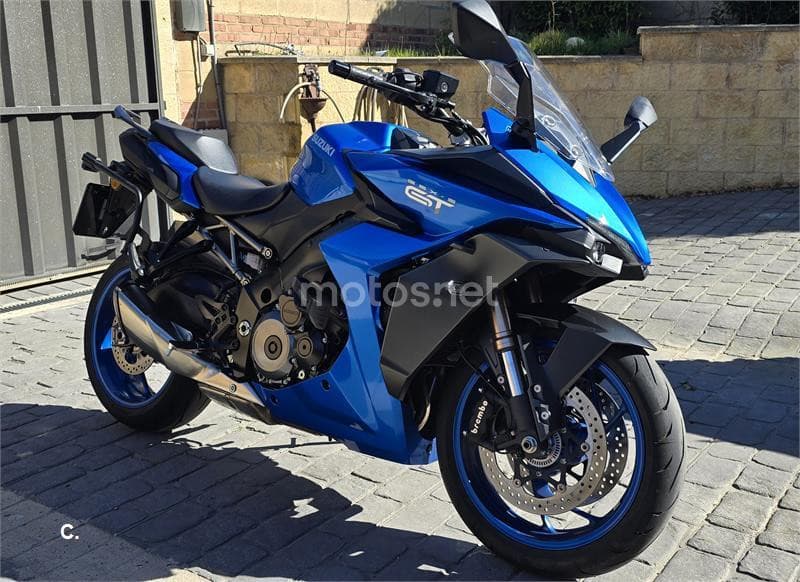 Suzuki GSX-S – Vista 4