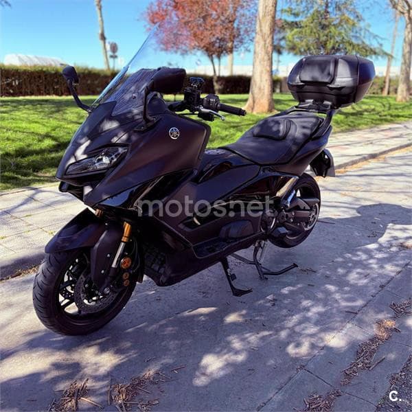 Yamaha TMAX – Vista 6