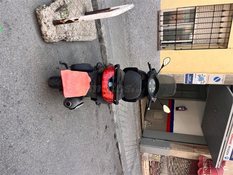 Piaggio X7 125 – Vista 4