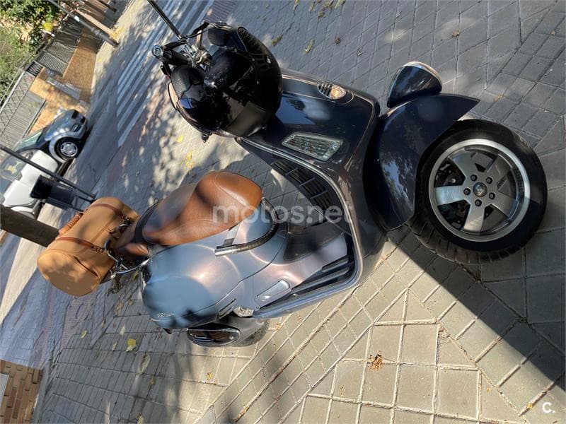 Vespa GTV 250 ie – Vista 3