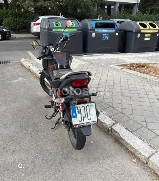 Honda CB 125 – Vista 4