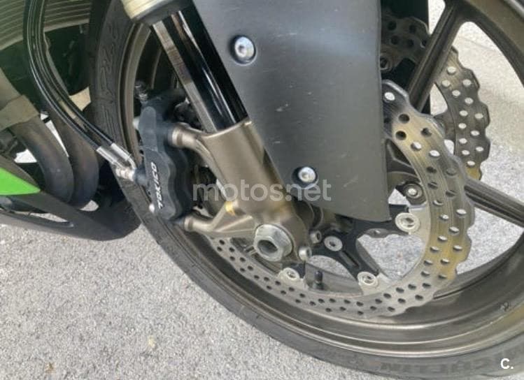 Kawasaki ZX 10R – Vista 4