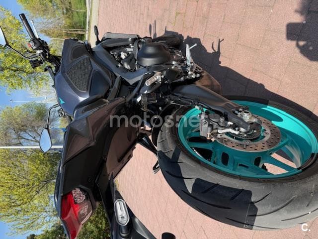 Yamaha MT 09 – Vista 9