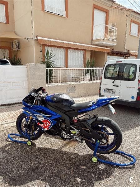 Yamaha YZF R6R – Vista 2