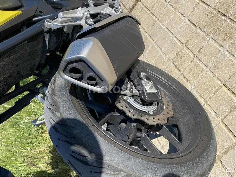 Honda CB 750 Hornet – Vista 13