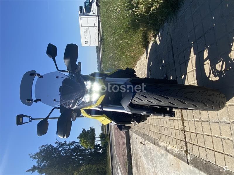 Honda CB 750 Hornet – Vista 4