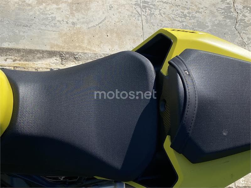 Honda CB 750 Hornet – Vista 6