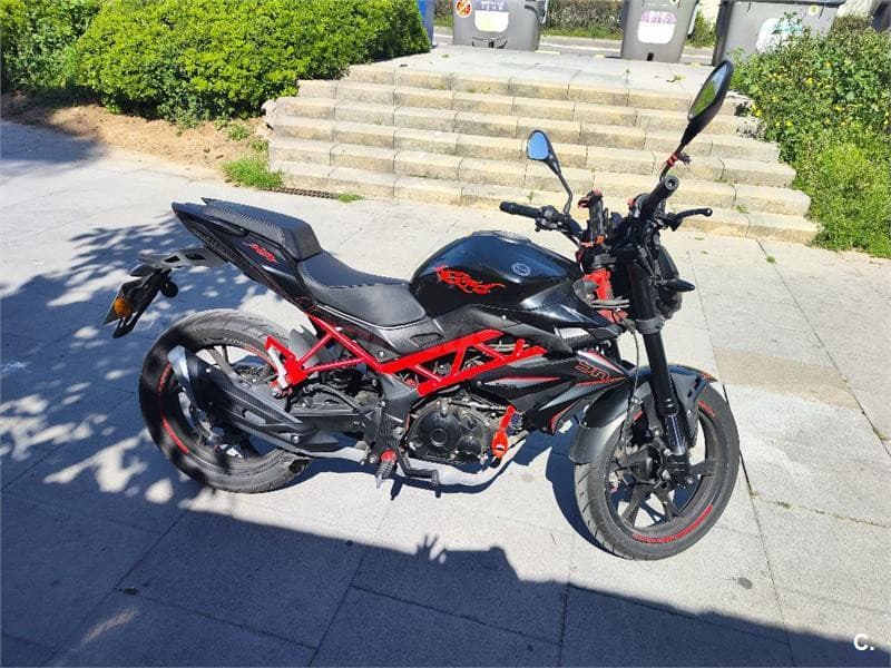 Benelli BN 125 – Vista 2