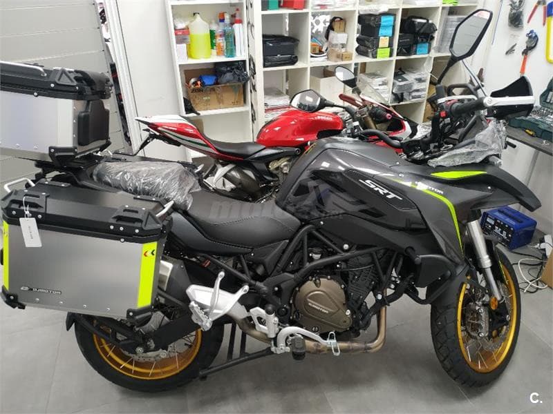 QJ Motor SRT 700 X – Vista 3