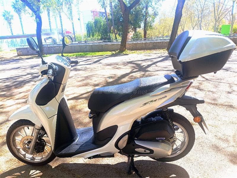 Honda SH Mode 125 – Vista 2