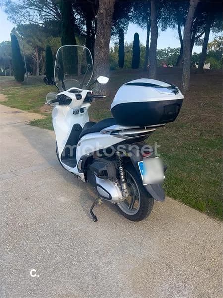 Honda SH 350i – Vista 3