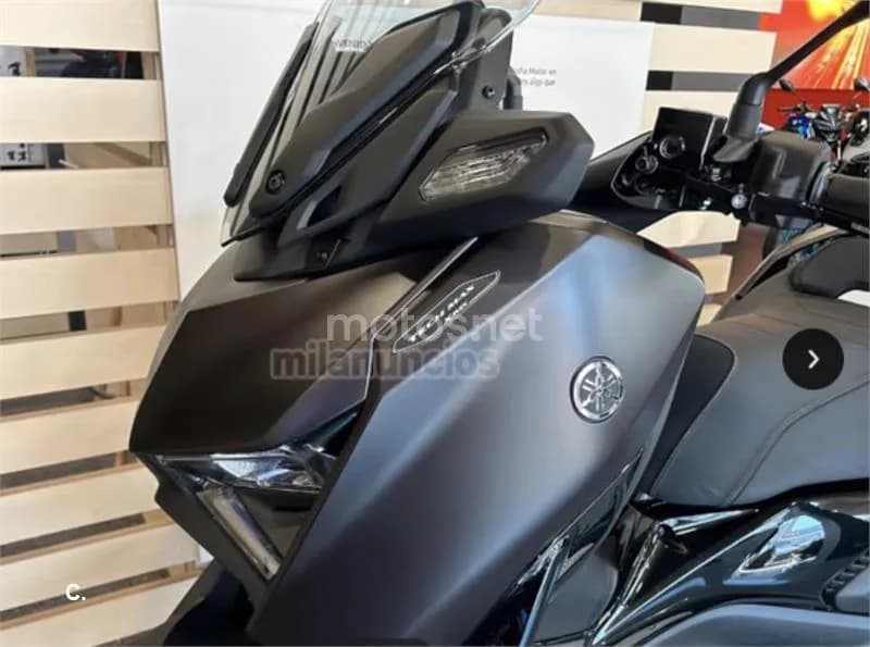 Yamaha XMAX 300 – Vista 9