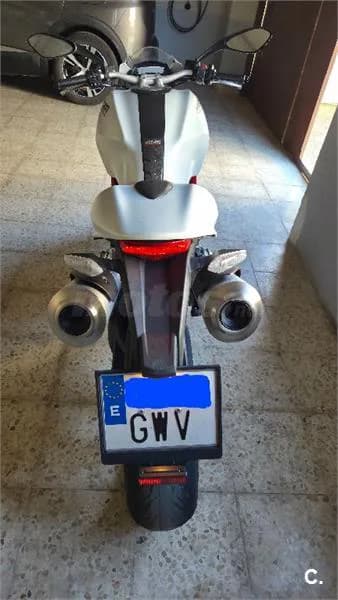 Ducati Monster 796 – Vista 3