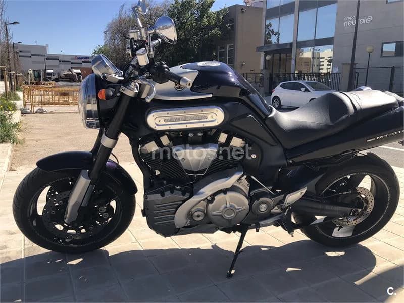 Yamaha MT 01 – Vista 7