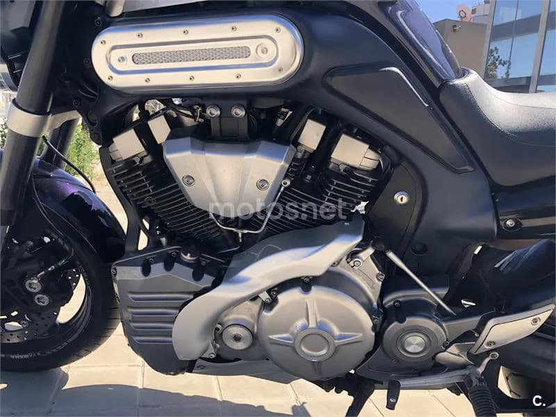 Yamaha MT 01 – Vista 8