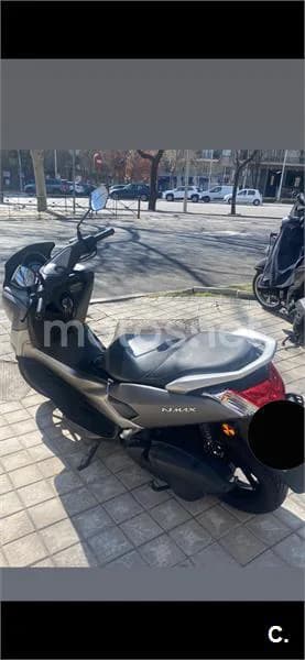Yamaha NMAX – Vista 11