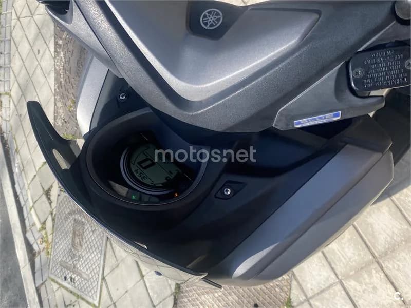 Yamaha NMAX – Vista 8