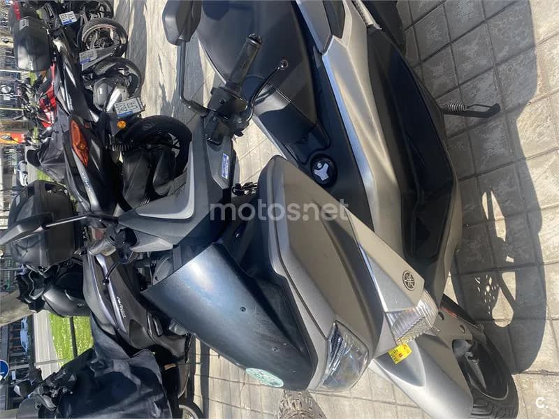 Yamaha NMAX – Vista 9