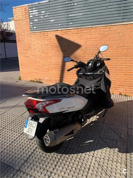 Kymco Super Dink 300i – Vista 12